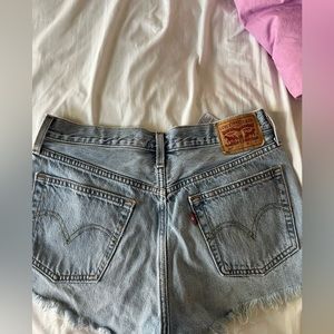 Levi’s shorts 501